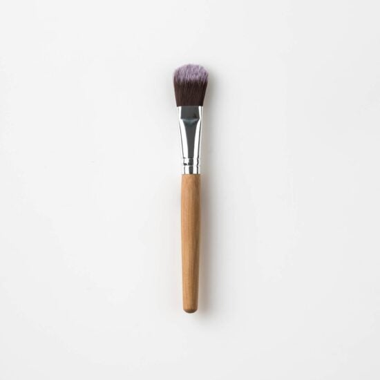 Bristolmade bamboo brush, to easily apply the green clay mask.