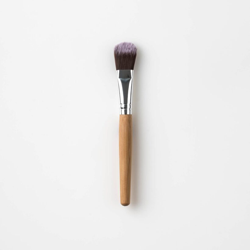 Bristolmade bamboo brush, to easily apply the green clay mask.