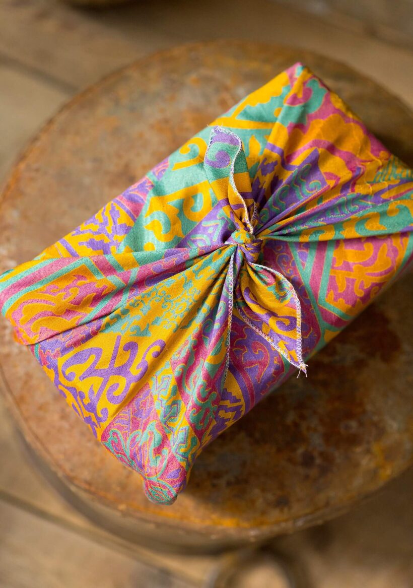 Recycled-Sari-gift-wrap_Karakorum-Ethical-Decor-6.jpg